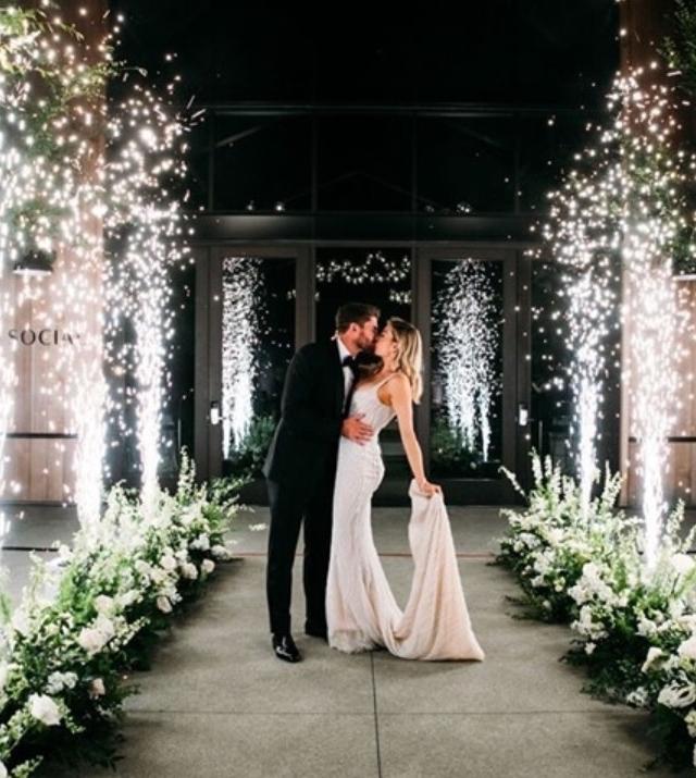 Sparks sendoff couple